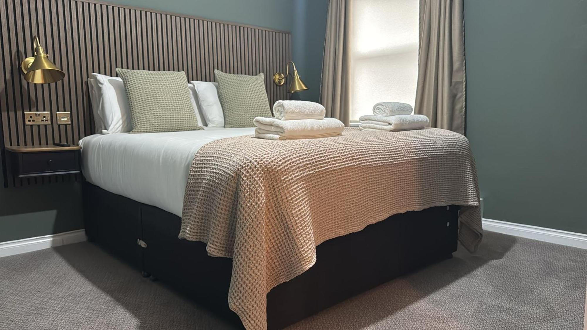 The Stratton House Hotel Biggleswade Extérieur photo